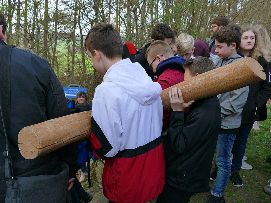 Ökumenischer Jugendkreuzweg in Naumburg (Foto: Karl-Franz Thiede)